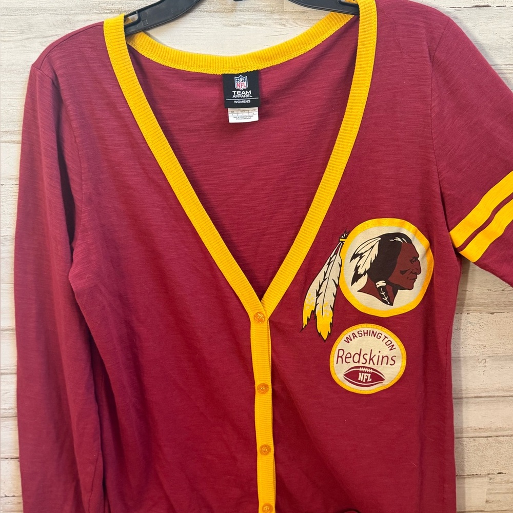 Women’s Washington Redskins button up top